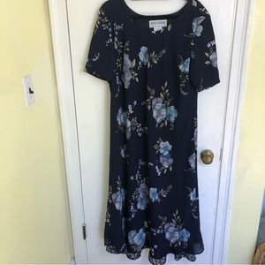 Jessica Howard Woman Short Sleeve Maxi Dress Blue Floral Size: 18